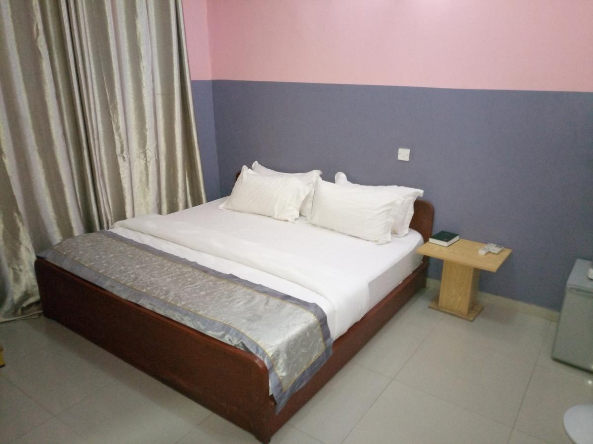 Glorious Hotel & Suites Ikotun 外观 照片
