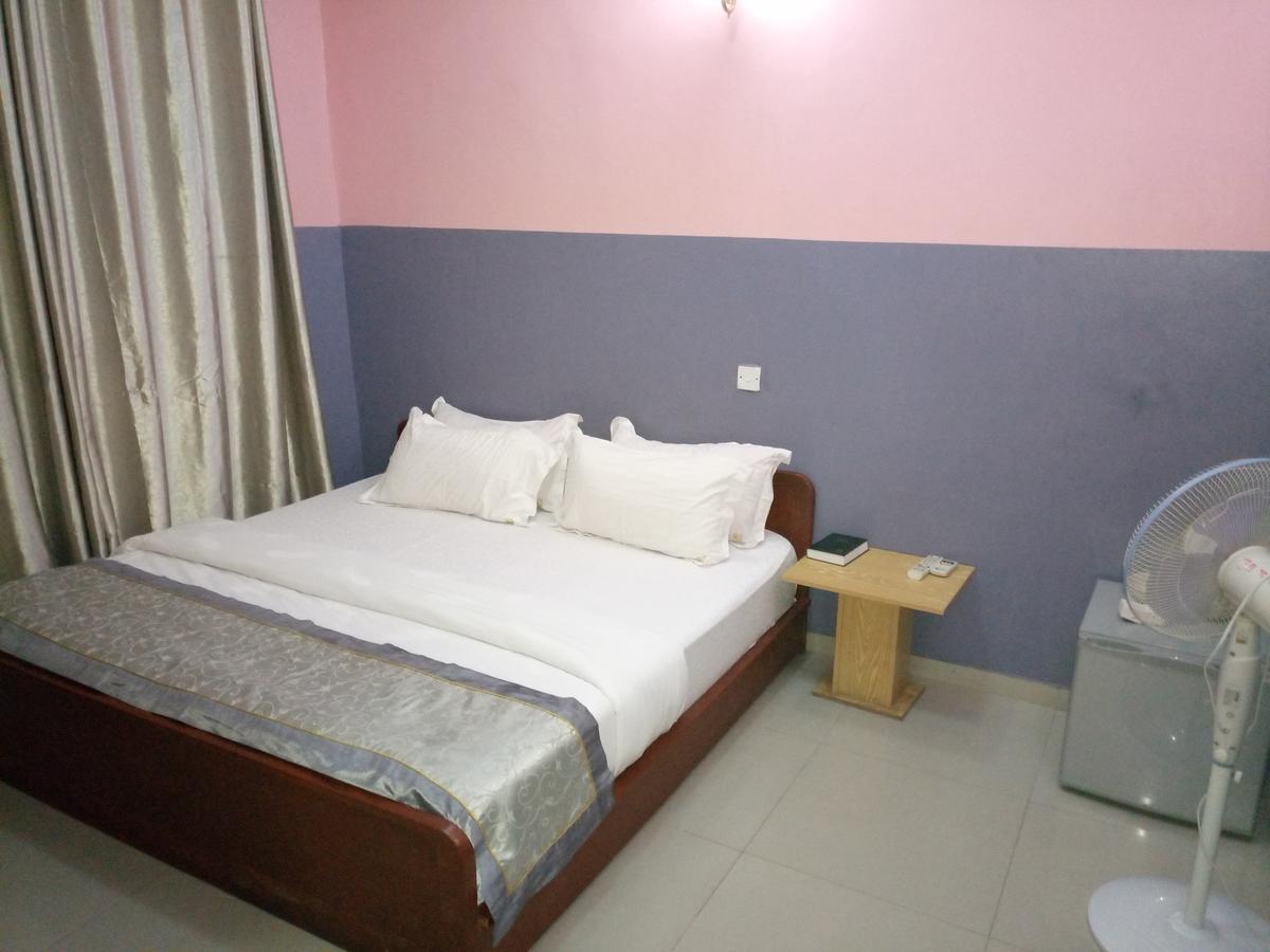 Glorious Hotel & Suites Ikotun 外观 照片