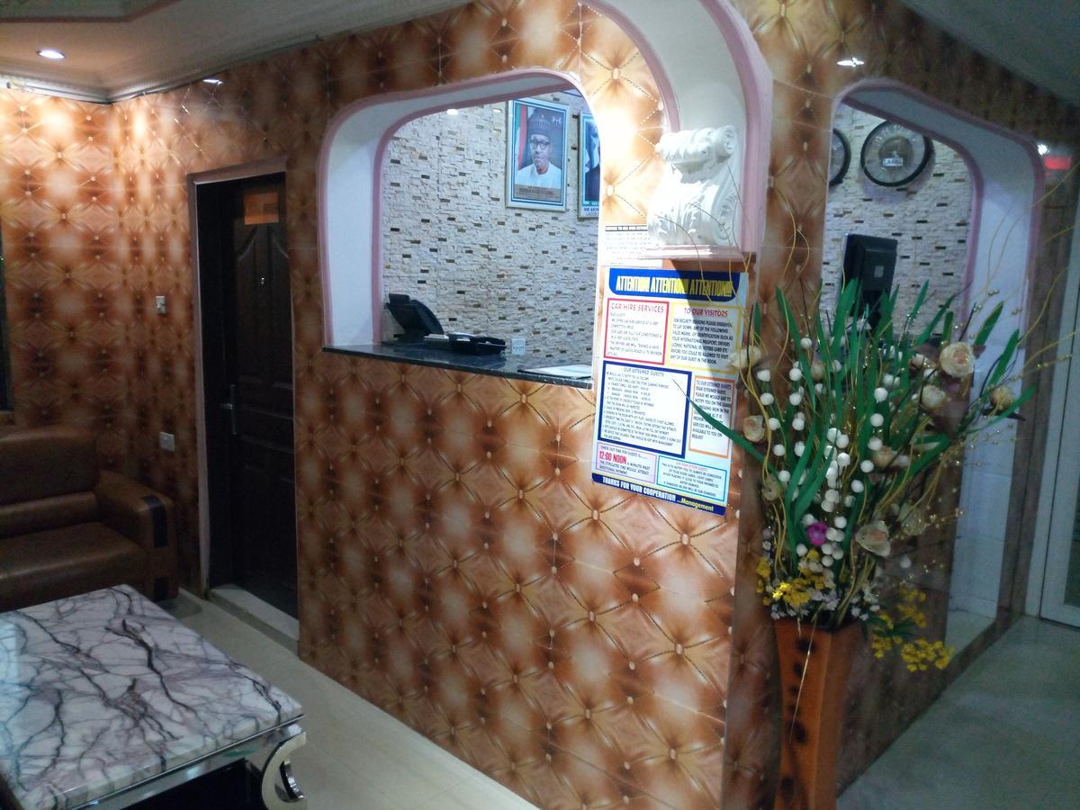 Glorious Hotel & Suites Ikotun 外观 照片