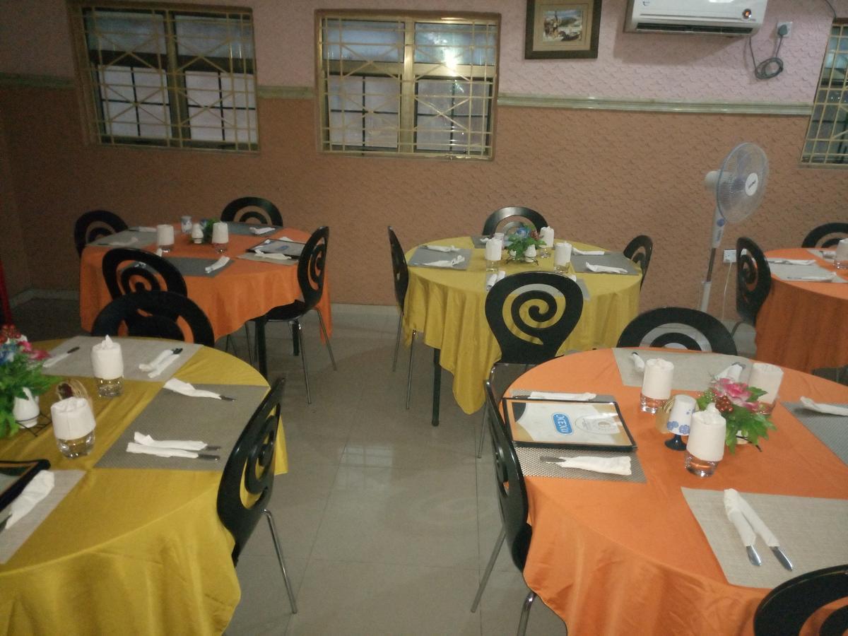 Glorious Hotel & Suites Ikotun 外观 照片